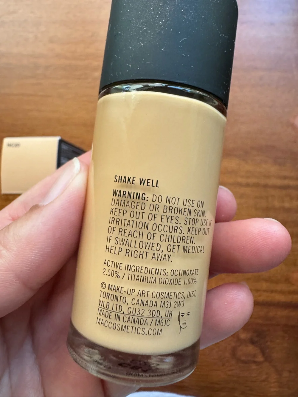 MAC Cosmetics Studio Fix Fluid Foundation NC20 - Beige